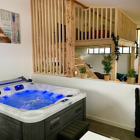 Loft Avec Jacuzzi Et Terrasse Prives Apartment Sevrier Exterior photo